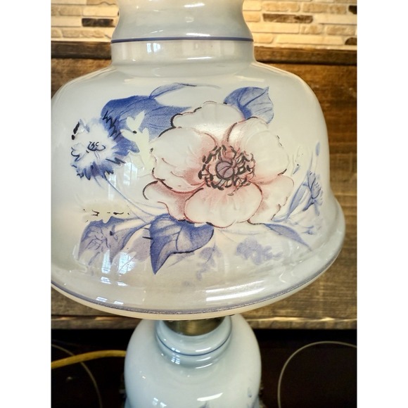 Title: Vintage Floral Glass Hurricane Table Lamp with Brass-Tone Base – Works - Picture 3 of 15